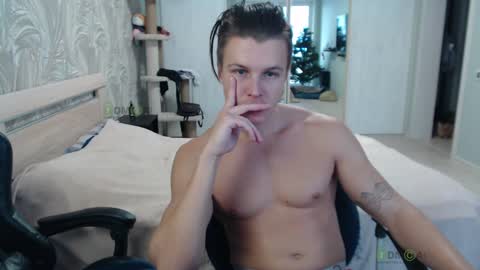 Snapshot of sunny1girl chatting on December 23, 7:38 am Alice and Sergey online show from December 23, 7:38 am