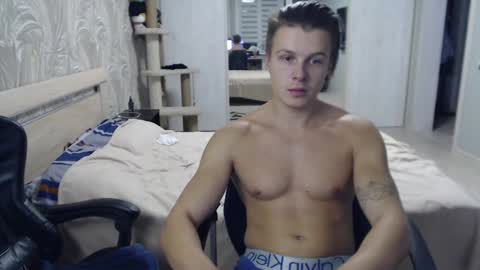 Snapshot of sunny1girl chatting on December 24, 12:22 pm Alice and Sergey online show from December 24, 12:22 pm