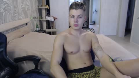 Snapshot of sunny1girl chatting on January 15, 3:00 am Alice and Sergey online show from January 15, 3:00 am