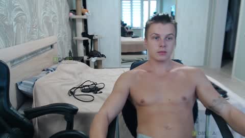 Snapshot of sunny1girl chatting on December 14, 6:46 am Alice and Sergey online show from December 14, 6:46 am