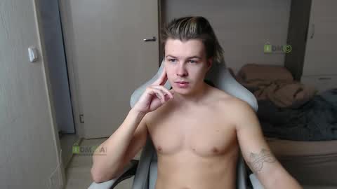 Snapshot of sunny1girl chatting on March 12, 7:02 am Alice and Sergey online show from March 12, 7:02 am