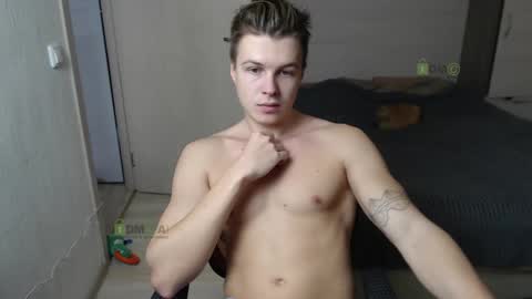 Snapshot of sunny1girl chatting on February 22, 7:45 am Alice and Sergey online show from February 22, 7:45 am