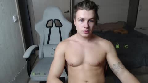 Snapshot of sunny1girl chatting on February 21, 9:11 pm Alice and Sergey online show from February 21, 9:11 pm