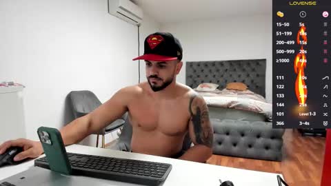 supermanboyxxl online show from October 24, 6:04 am