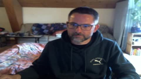 supersquirrel81 online show from May 18, 3:38 pm