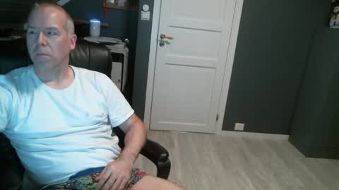 Tom online show from December 14, 2:13 pm