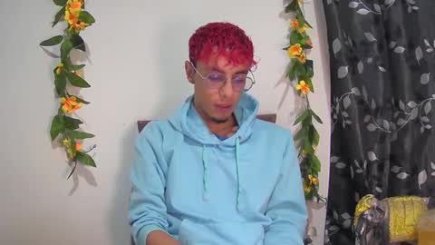 sweet_boy2224 online show from November 14, 10:33 pm