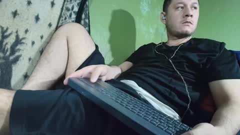 Snapshot of sweet_guy36 chatting on September 29, 6:04 pm sweet_guy36 online show from September 29, 6:04 pm