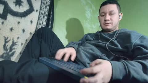 sweet_guy36 online show from October 22, 2:04 am