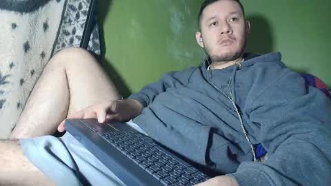 Snapshot of sweet_guy36 chatting on October 12, 3:33 am sweet_guy36 online show from October 12, 3:33 am