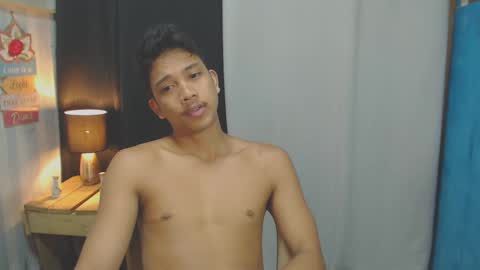 sweet_guyxx online show from December 3, 4:57 am