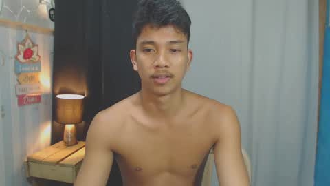 sweet_guyxx online show from January 19, 3:21 pm