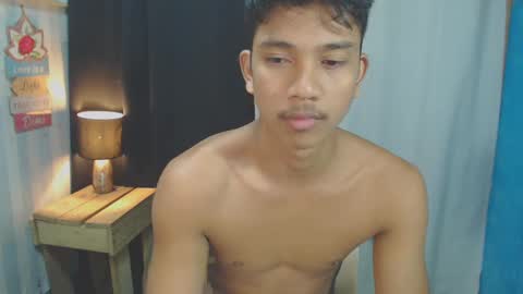 sweet_guyxx online show from January 27, 12:16 pm