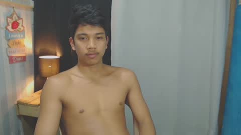 sweet_guyxx online show from January 8, 8:06 am
