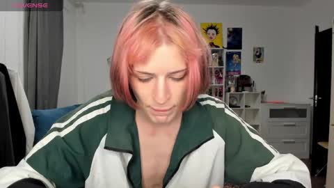 kira online show from April 1, 8:50 pm