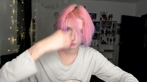 kira online show from October 13, 9:32 pm