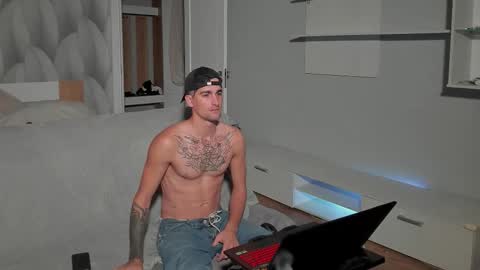 Snapshot of sweet_smith8 chatting on October 13, 2:34 pm sweet_smith8 online show from October 13, 2:34 pm