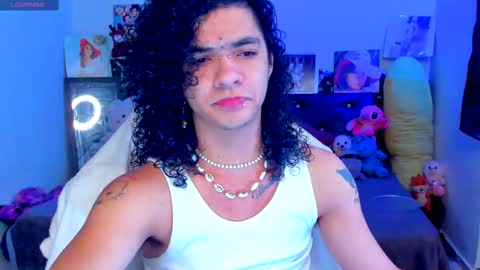 Snapshot of sweet_vond chatting on March 6, 8:16 pm Steven independent model online show from March 6, 8:16 pm
