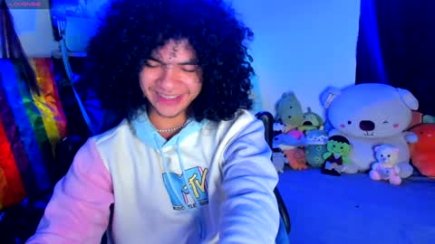 Snapshot of sweet_vond chatting on February 7, 3:24 am Steven independent model online show from February 7, 3:24 am