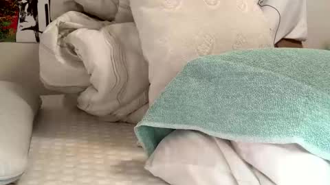 Sweetbear online show from March 25, 11:14 am