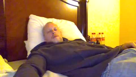 Snapshot of sweetg233 chatting on January 24, 3:00 am sweetg233 online show from January 24, 3:00 am