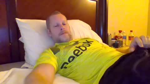 Snapshot of sweetg233 chatting on January 3, 5:42 pm sweetg233 online show from January 3, 5:42 pm
