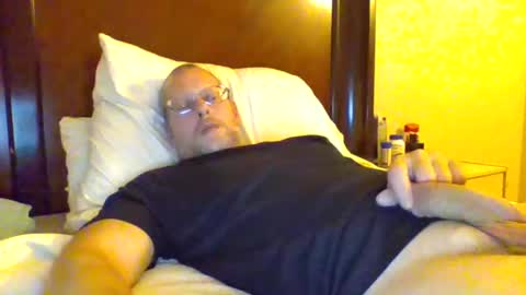 Snapshot of sweetg233 chatting on December 4, 6:33 am sweetg233 online show from December 4, 6:33 am