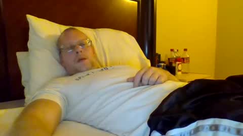 Snapshot of sweetg233 chatting on February 7, 6:45 pm sweetg233 online show from February 7, 6:45 pm