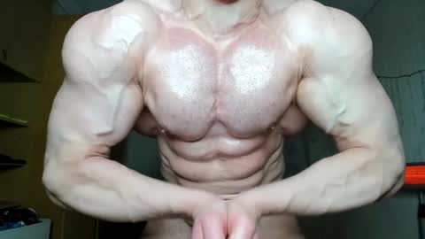 Snapshot of sweetmuscles_boy chatting on December 17, 5:40 am Lorenzo online show from December 17, 5:40 am