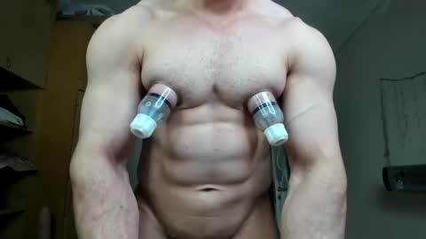 Snapshot of sweetmuscles_boy chatting on September 9, 3:22 pm Lorenzo online show from September 9, 3:22 pm