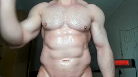 Snapshot of sweetmuscles_boy chatting on December 5, 6:34 pm Lorenzo online show from December 5, 6:34 pm