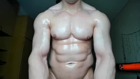 Snapshot of sweetmuscles_boy chatting on December 14, 7:18 am Lorenzo online show from December 14, 7:18 am
