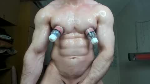 Snapshot of sweetmuscles_boy chatting on October 20, 5:33 am Lorenzo online show from October 20, 5:33 am