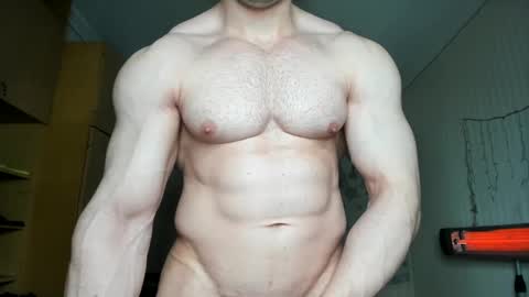 Snapshot of sweetmuscles_boy chatting on January 24, 5:21 am Lorenzo online show from January 24, 5:21 am