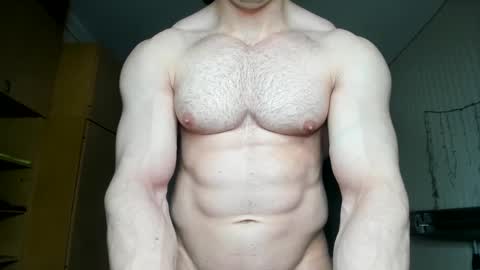 Snapshot of sweetmuscles_boy chatting on February 4, 6:14 am Lorenzo online show from February 4, 6:14 am