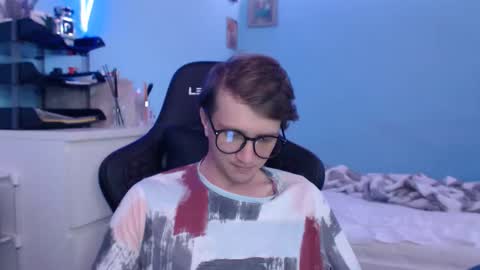 Cat online show from March 30, 2:18 pm