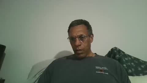 swimmerbod2495 online show from May 11, 1:18 am