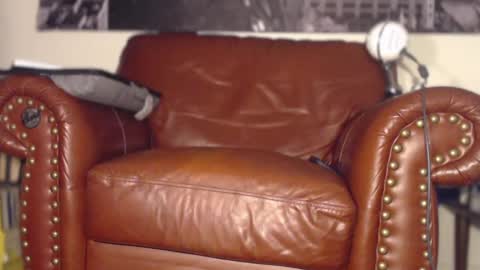 Snapshot of swolebbc chatting on February 9, 3:11 am The DickGod online show from February 9, 3:11 am