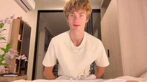 swoopyboy online show from February 28, 2:49 pm