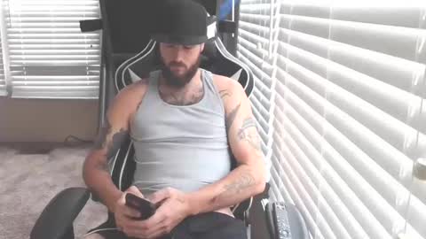 Snapshot of swoozy_ chatting on October 10, 5:07 pm swoozy_ online show from October 10, 5:07 pm