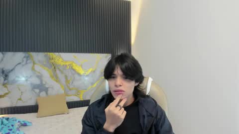 sylasfrost online show from November 22, 7:46 pm