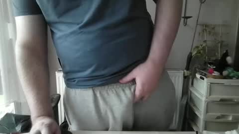 sympon1e online show from March 31, 3:25 pm