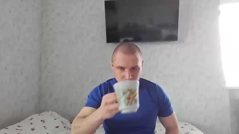 Den online show from May 13, 9:39 am