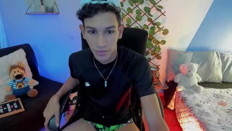 Tashi00 online show from March 5, 9:00 pm