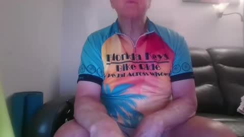 tacrunner66_ online show from June 9, 2:08 pm
