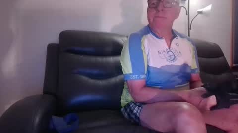 Snapshot of tacrunner66_ chatting on October 16, 1:52 pm tacrunner66_ online show from October 16, 1:52 pm