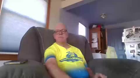 Snapshot of tacrunner66_ chatting on October 14, 9:11 pm tacrunner66_ online show from October 14, 9:11 pm