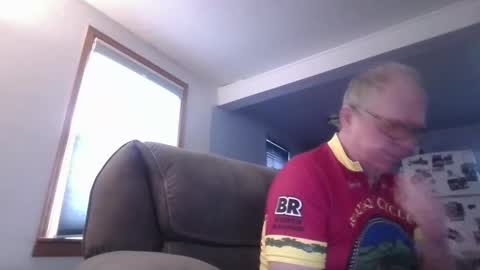 tacrunner66_ online show from April 13, 2:18 pm