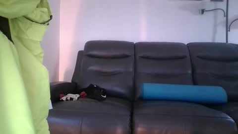 tacrunner66_ online show from April 26, 2:47 pm