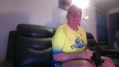 Snapshot of tacrunner66_ chatting on November 2, 2:43 pm tacrunner66_ online show from November 2, 2:43 pm